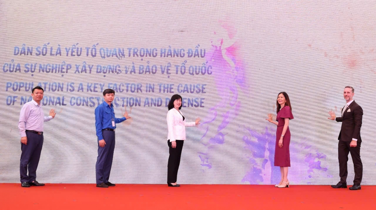 Đề xuất hỗ trợ tiền mặt, nghỉ thai sản trong Luật Dân số mới